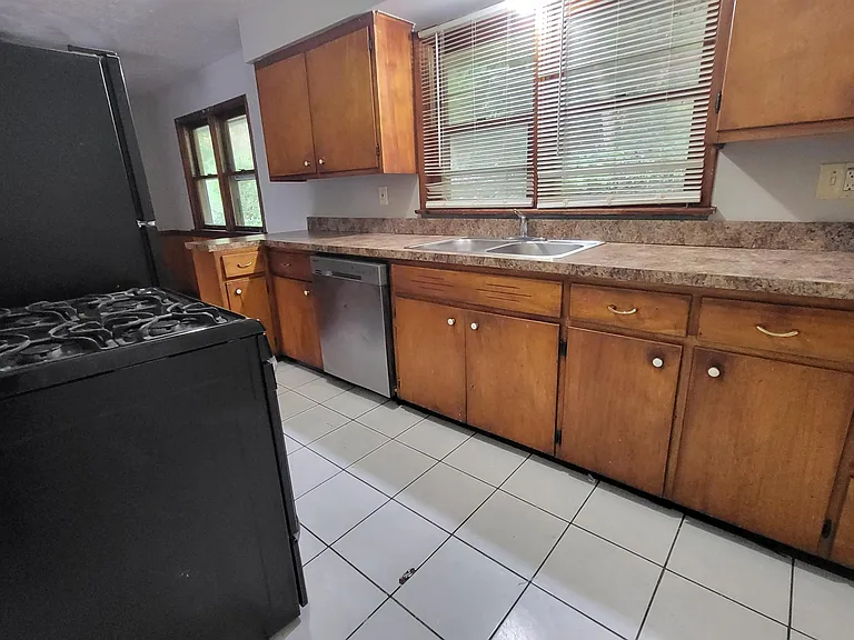1576 Overlook Dr — Photo 6