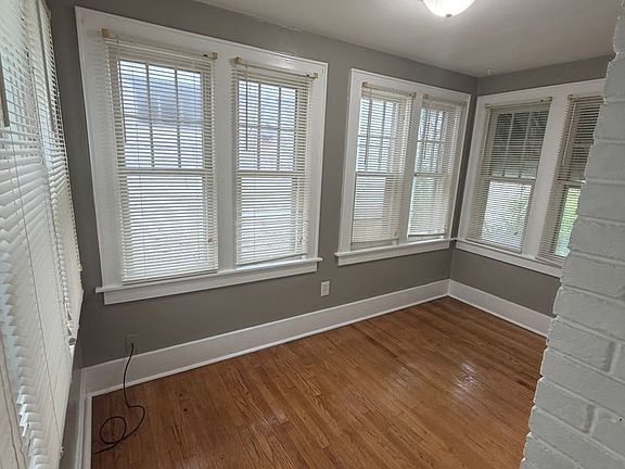 3rd image of 317 Mosley Dr