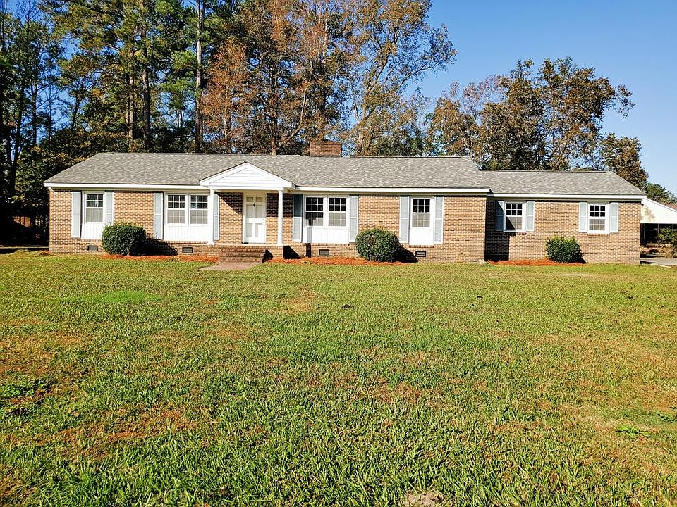 1st image of 213 Pinewood Dr