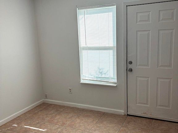 3rd image of 7215 Spanish Trl APT 4