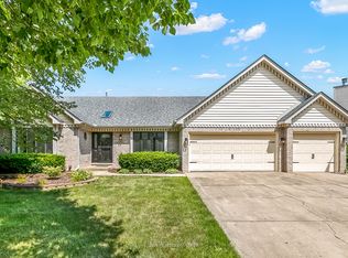 32 Robert Rd, Oswego, IL 60543