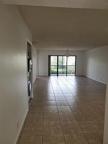 390 Racquet Club Rd #204 Photo 1