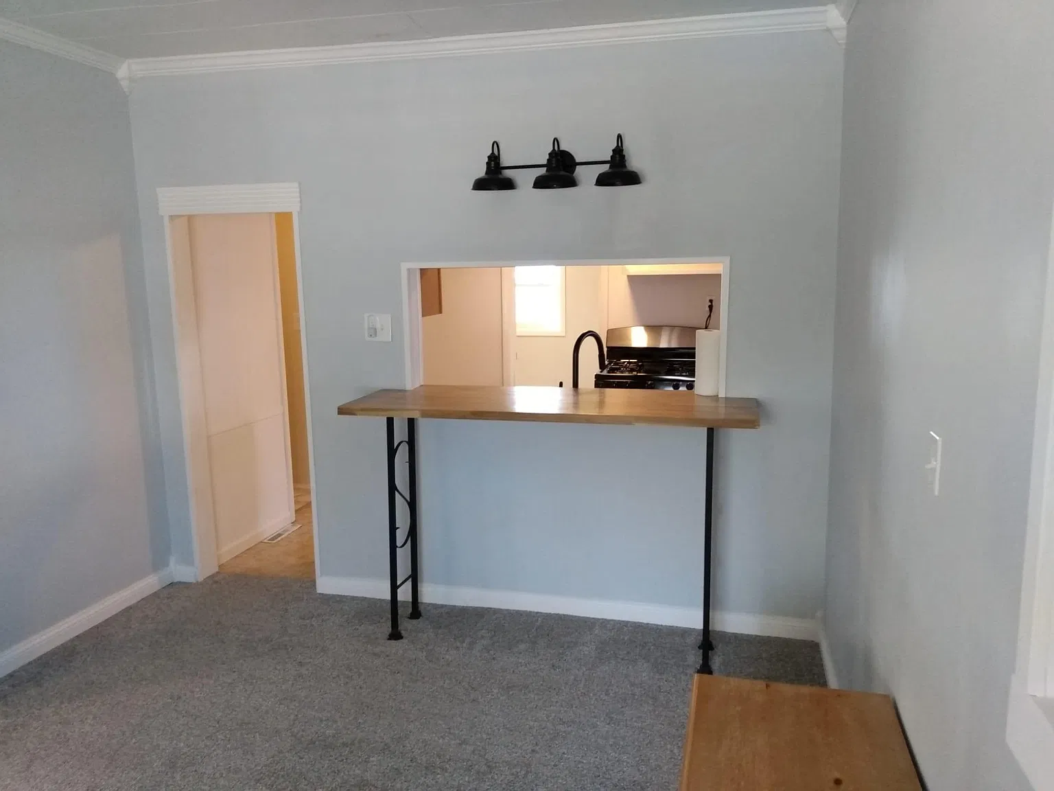 2 bed, 900 sqft, $1,400 — Photo 3