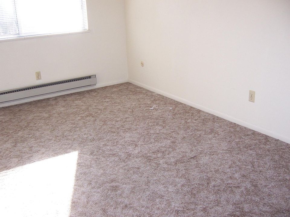 2nd image of 601 S Division St APT 3