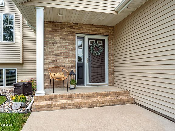 3rd image of 602 Mighty Acres Dr