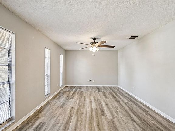 4th image of 4035 WENDY DRIVE