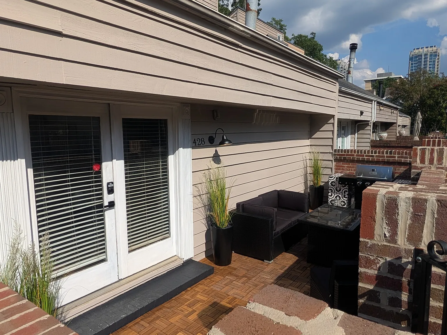 428 W 9th St — Photo 2