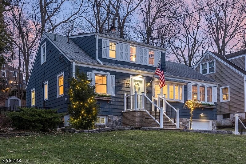 1st image of 48 Hillside Ave