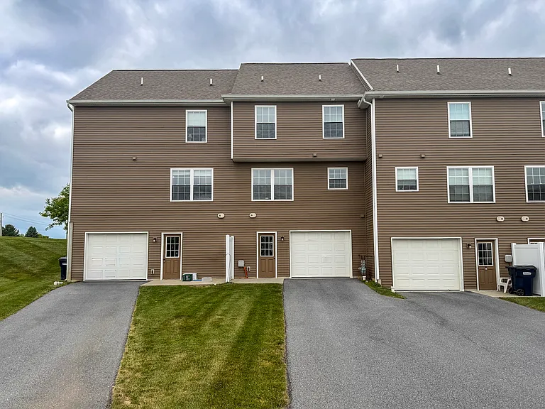 222 Blackford Blvd — Photo 21