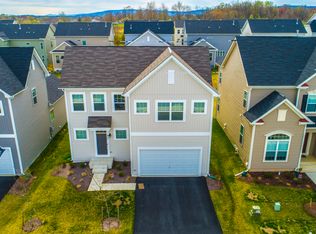 817 Mildenhall Ct, Purcellville, VA 20132