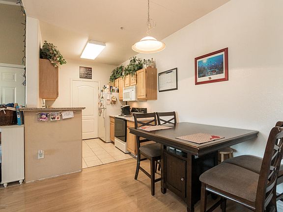 4th image of 2929 W Yorkshire Dr Unit 2018