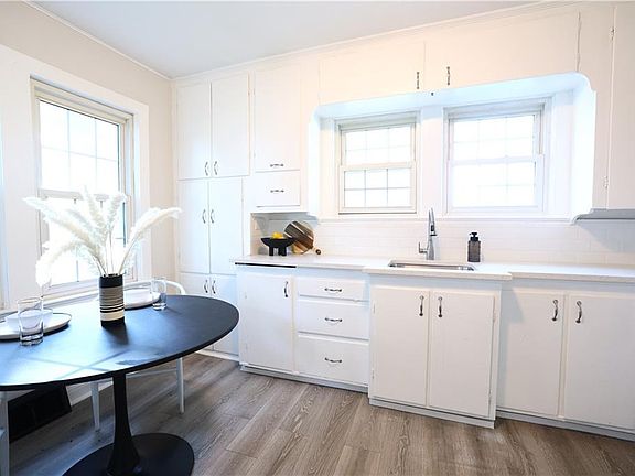 5th image of 1034 E Lexington Ave