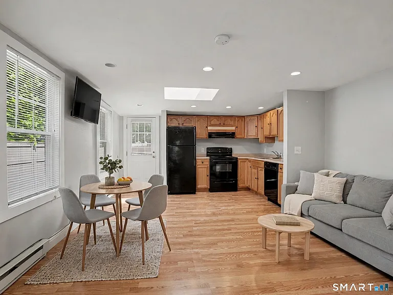 14 Center Ave #1S — Photo 3