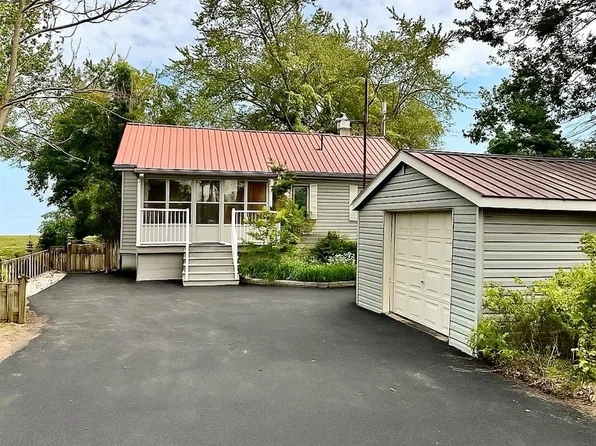 2592 Lakeshore Rd, Haldimand County, ON N1A 2W8