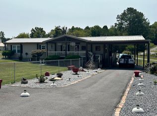 1605 Wagon Cir, Dandridge, TN 37725