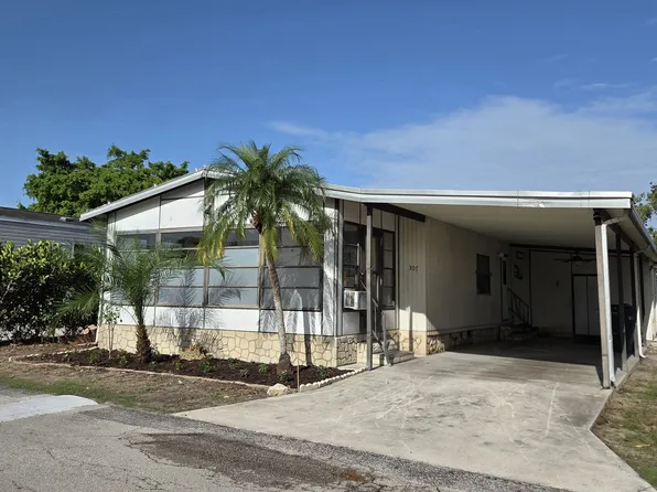 307 Fillmore St #307, Naples, FL 34104