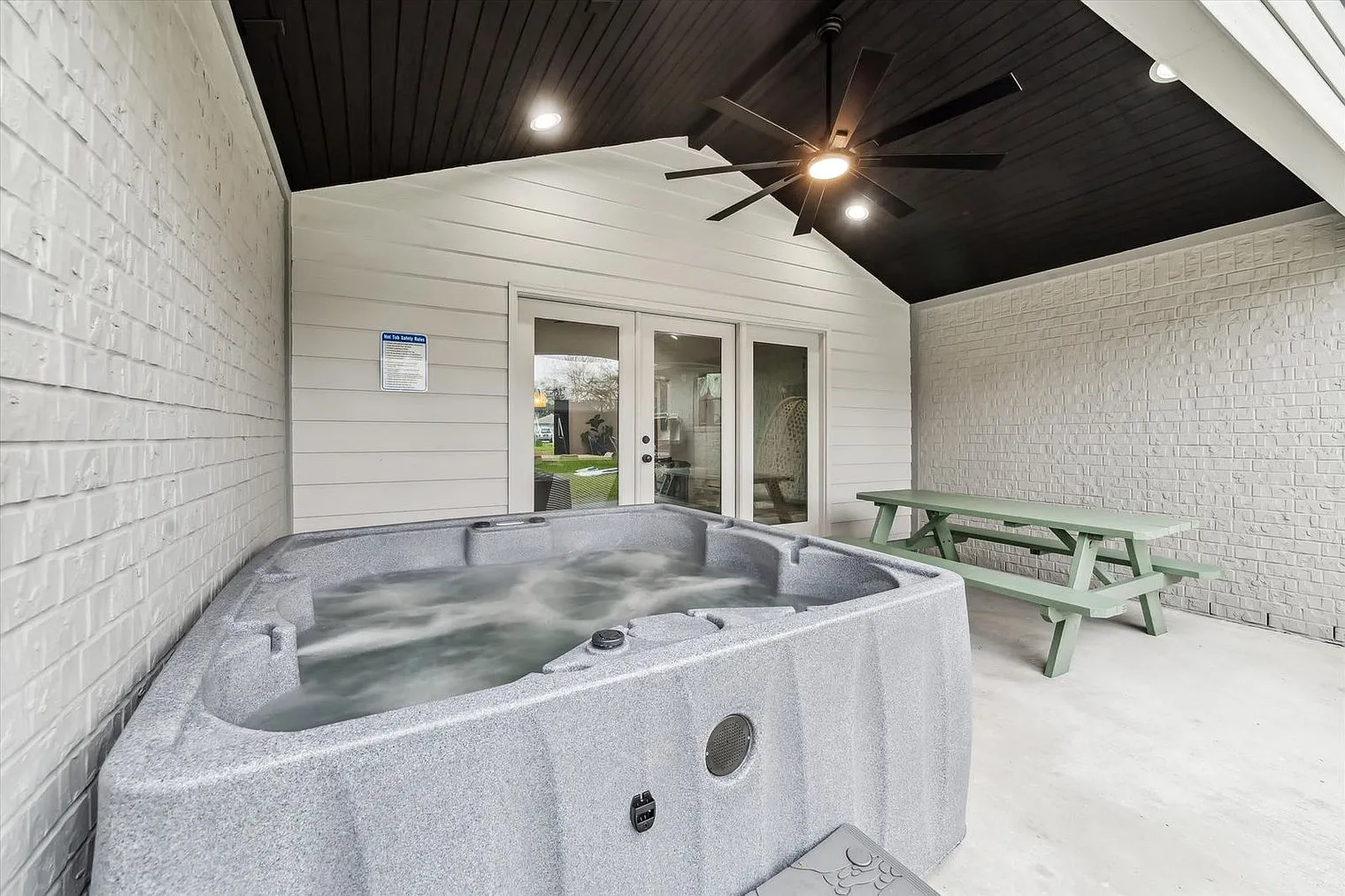 4 bed, 2.0 bath, 1883 sqft, $8,824 — Photo 3