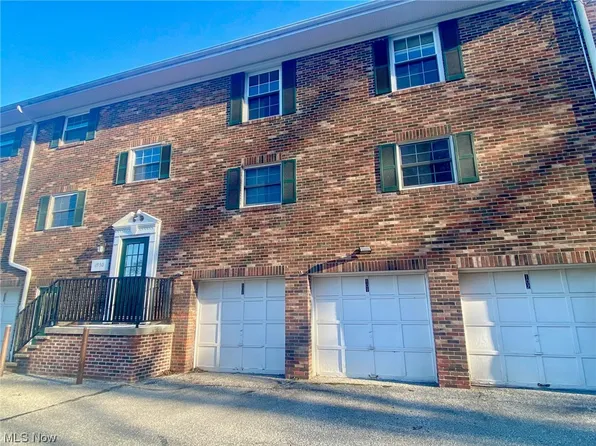6950 Carriage Hill Dr APT 201, Brecksville, OH 44141