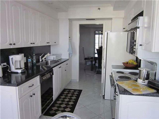 2nd image of 20191 E Country Club Dr APT 2603A