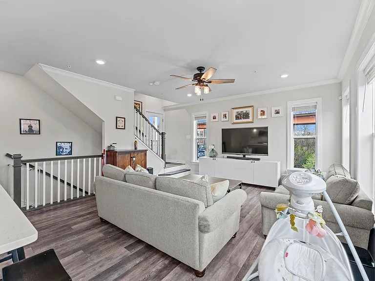 2410 Stella Pl #2 — Photo 10