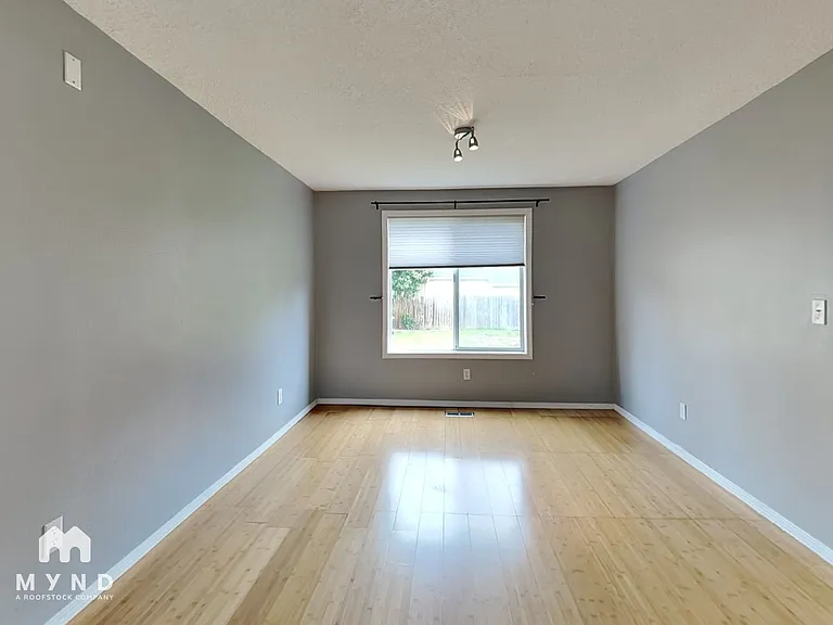 812 NW 143rd St — Photo 2