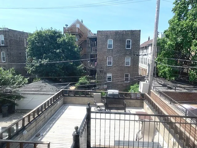 1327 W Walton St #2 — Photo 36