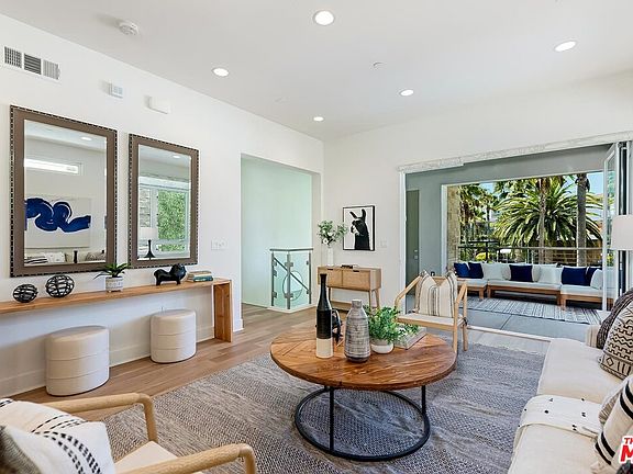 3rd image of 12817 N Seaglass Cir