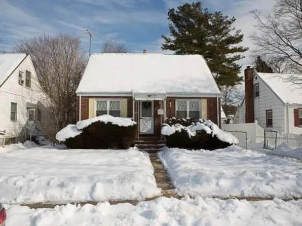 371 1st Pl, Uniondale, NY 11553