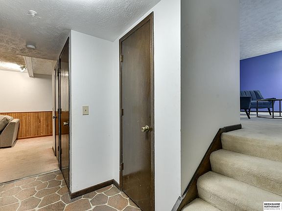4th image of 6111 S 140th Ave