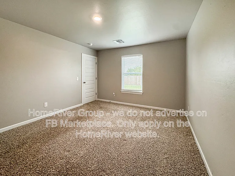 2516 Rosewood Ln — Photo 10