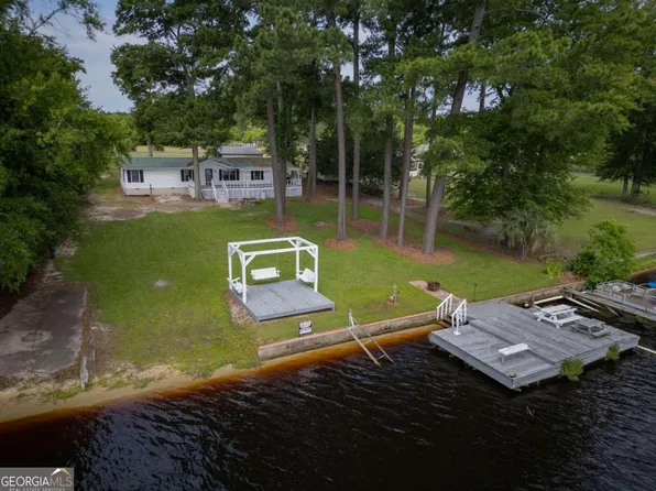 339 Williams Dr, Baxley, GA 31513