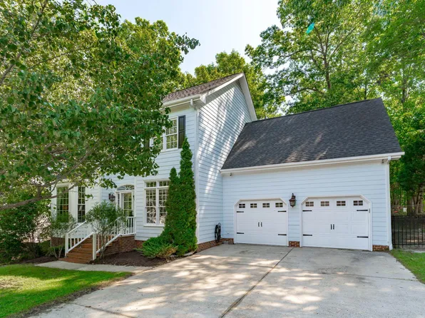 1105 Linden Ridge Dr, Holly Springs, NC 27540