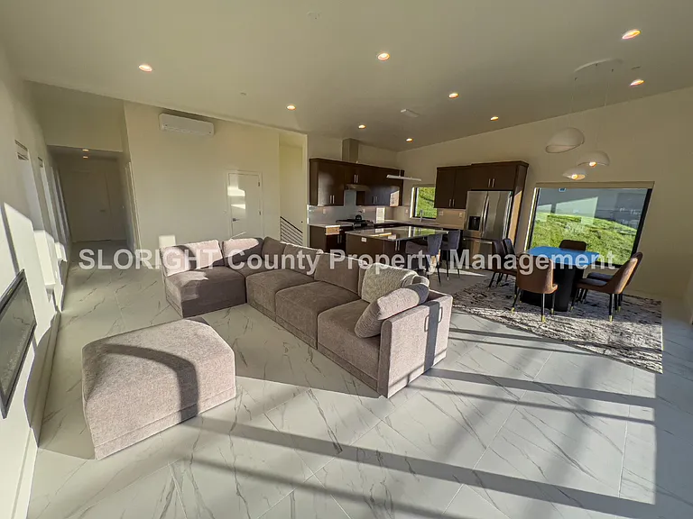 2670 Laurel Ave — Photo 6