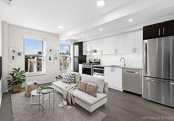 4th image of 639 E 9th St Penthouse A