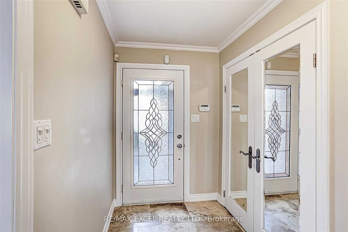 Building Photo - 59 Pentland Cres #UPPER