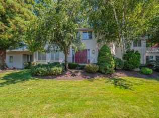 79 Oak Ridge Ter, Lynnfield, MA 01940
