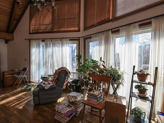 3rd image of 3231 W Farm Road 44
