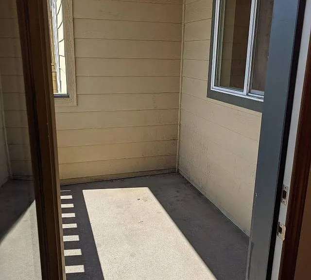 721 E 19th Alley - Balcony 721 E 19th Alley - Balcony