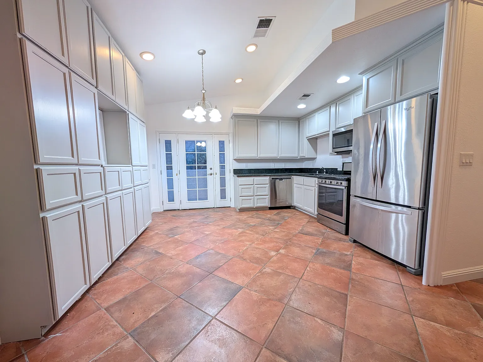 2 bed, 1225 sqft, $2,450 — Photo 2