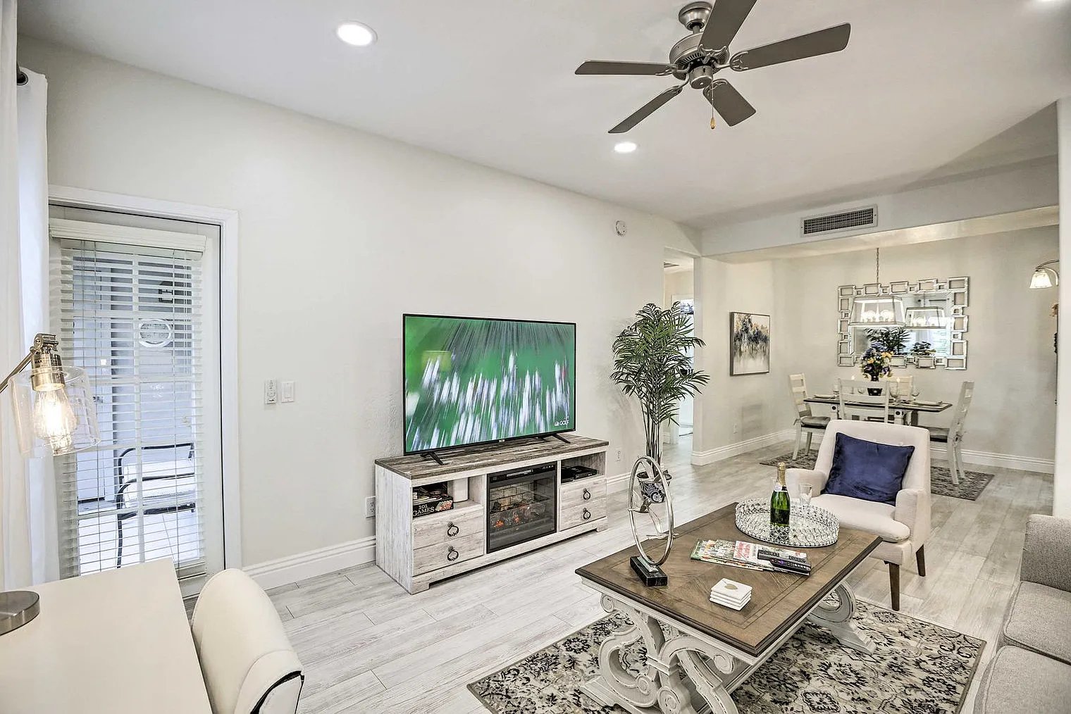 1 bed, 1.0 bath, 796 sqft, $2,547 — Photo 4
