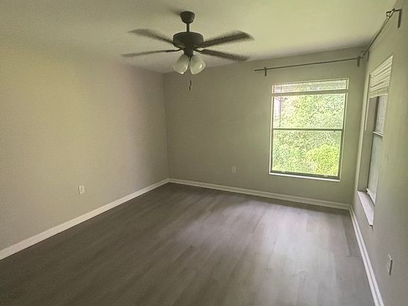 5th image of 4730 Capri Pl #221