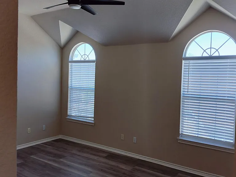 8001 Case Dr — Photo 88