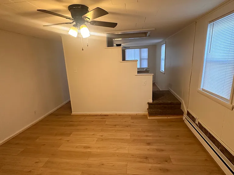 614 E Elm St — Photo 1