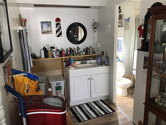 5th image of 1909 Woodcrest Dr