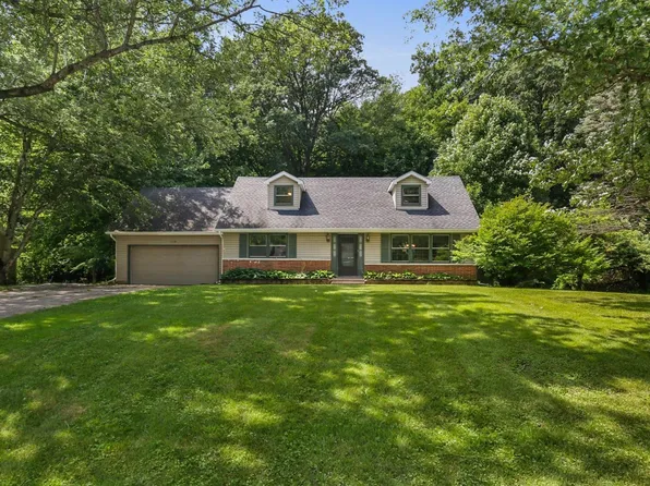 1248 Redbud Dr, Chesterton, IN 46304