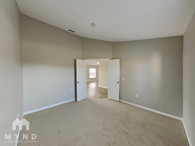 3189 Thoroughbred Loop N — Photo 22