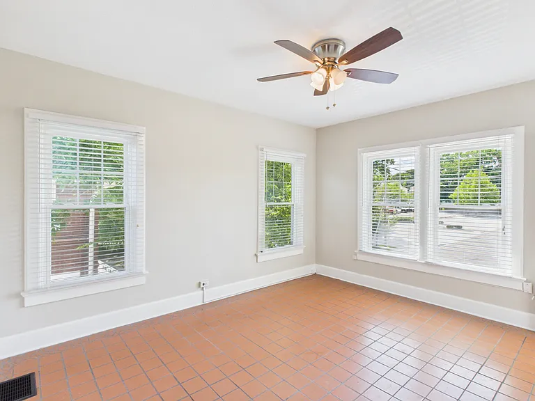 2044 Douglass Blvd #2 — Photo 24