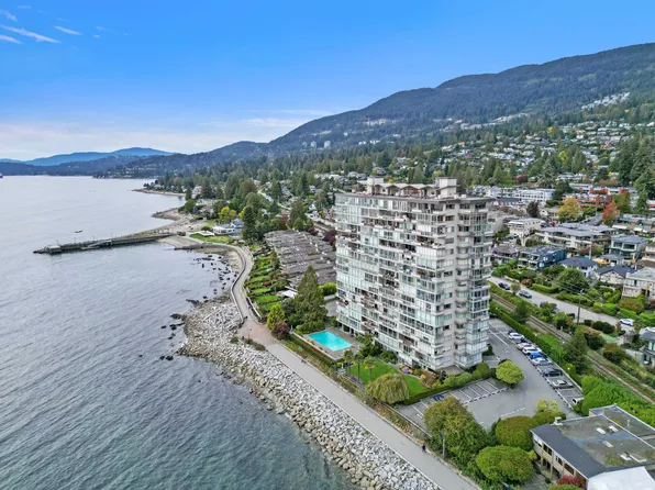 150 24th St #1006, West Vancouver, BC V7V 4G8