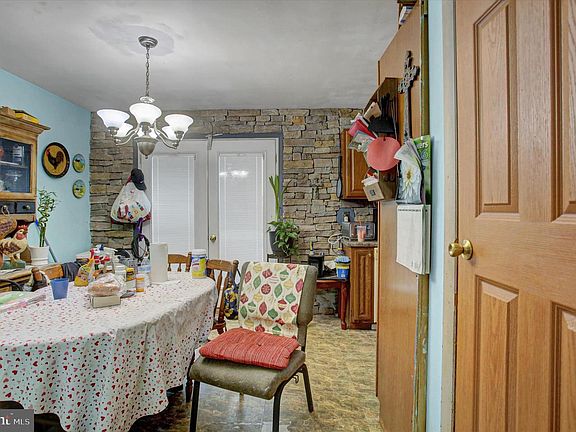 5th image of 991 Laurich Dr