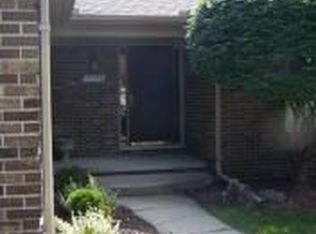 19758 Norwich Rd, Livonia, MI 48152